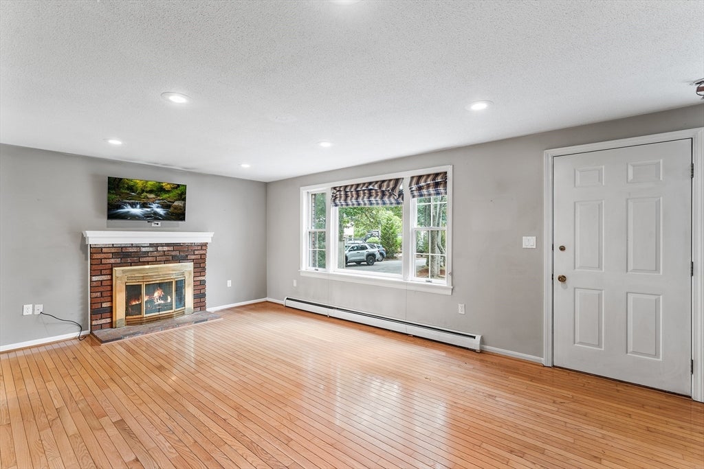 27 Quincy Ave 27