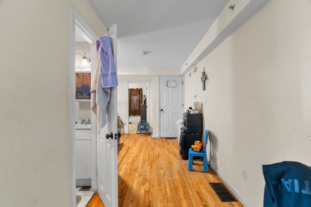 122 Winthrop St, Taunton, MA Photo #28