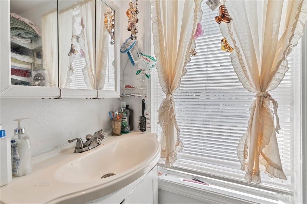 122 Winthrop St, Taunton, MA Photo #22