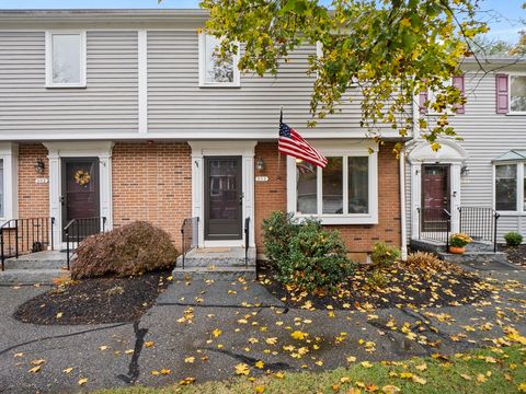 903 Foxwood Circle 903 Peabody MA 01960