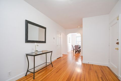 Condominium in Brookline MA 40 Browne Street 3.jpg