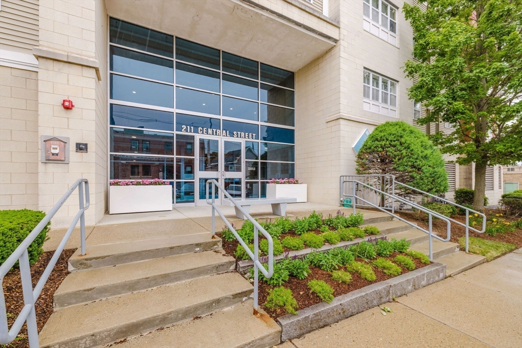 211 Central St A111