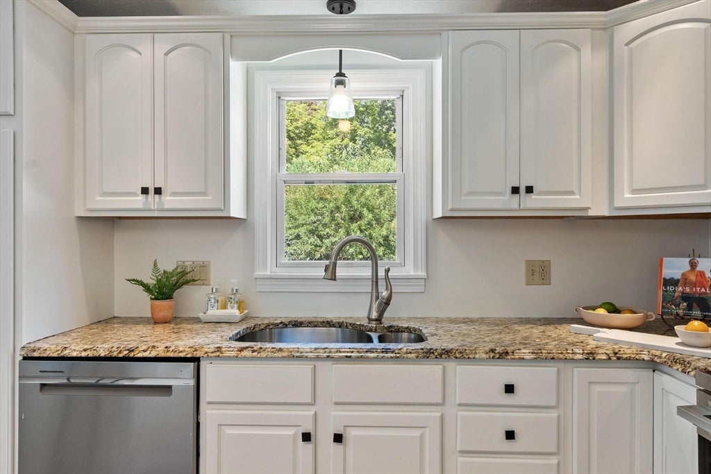 7 Locust Street, Reading, MA, 7 Locust Street, Reading, MA Photo #15