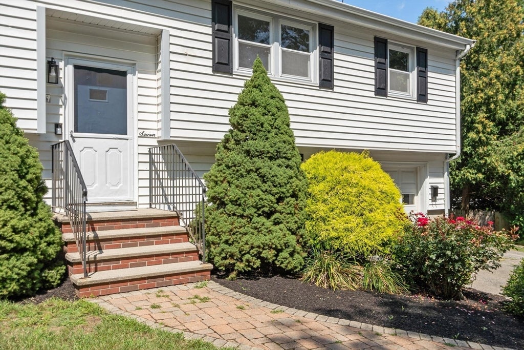 7 Locust Street, Reading, MA, 7 Locust Street, Reading, MA Photo #4