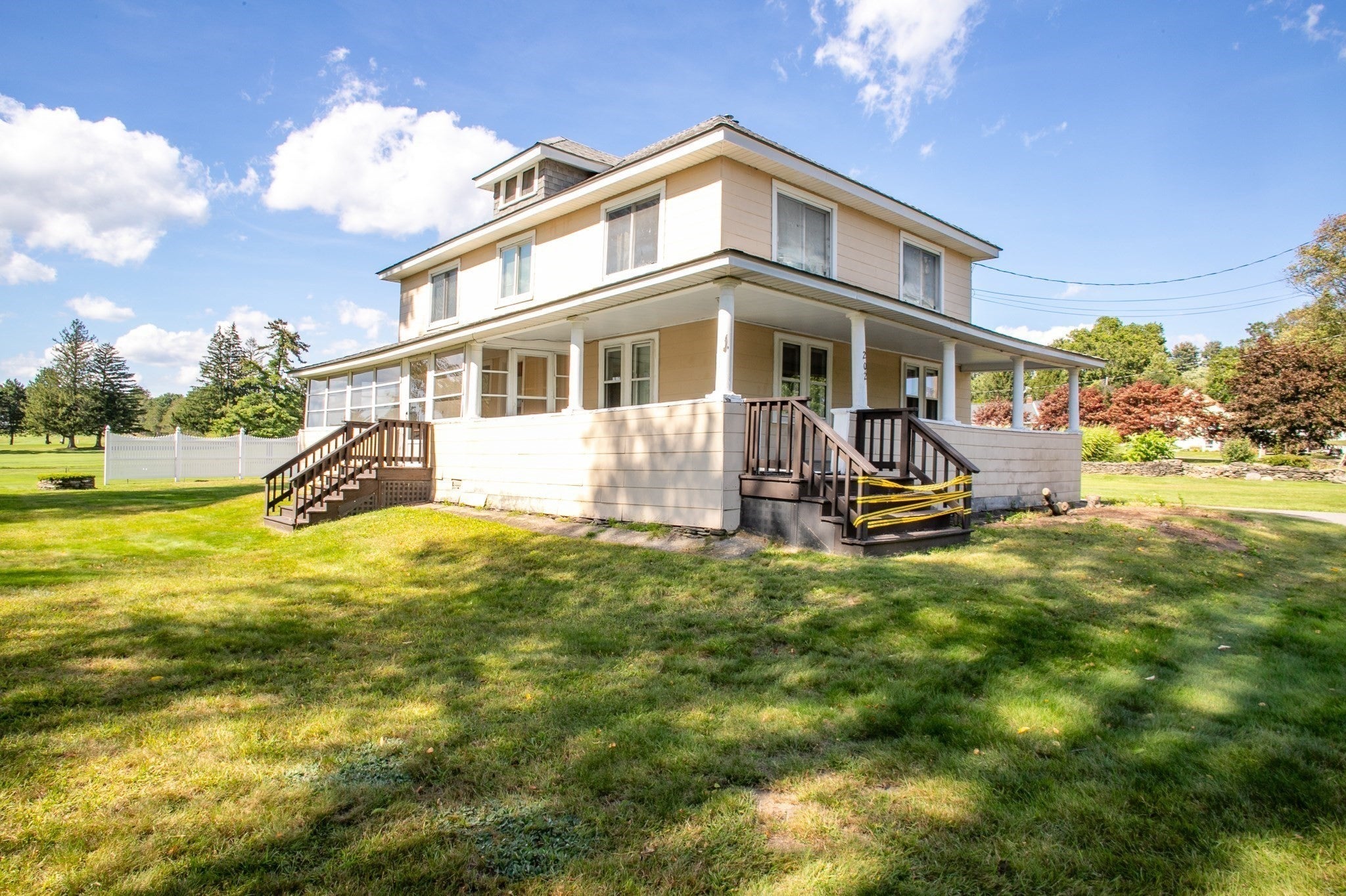 202 Pierce St, Leominster, MA Photo #1