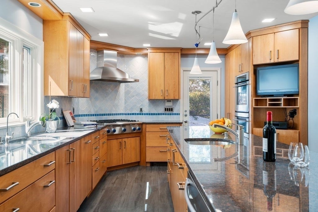 52 Clinton Road, Brookline, MA, 52 Clinton Road, Brookline, MA Photo #12