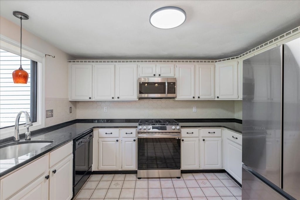 14 Jefferey Ln #14, Haverhill, MA Photo #3