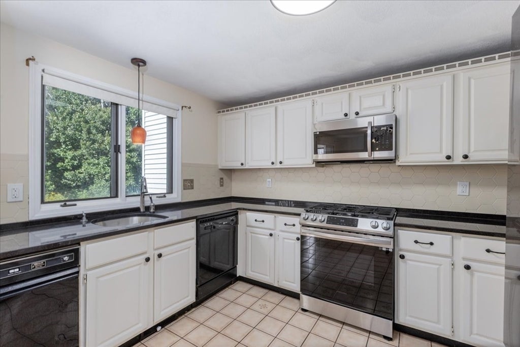 14 Jefferey Ln #14, Haverhill, MA Photo #4