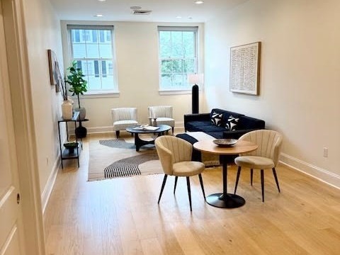380 Bunker Hill St 202