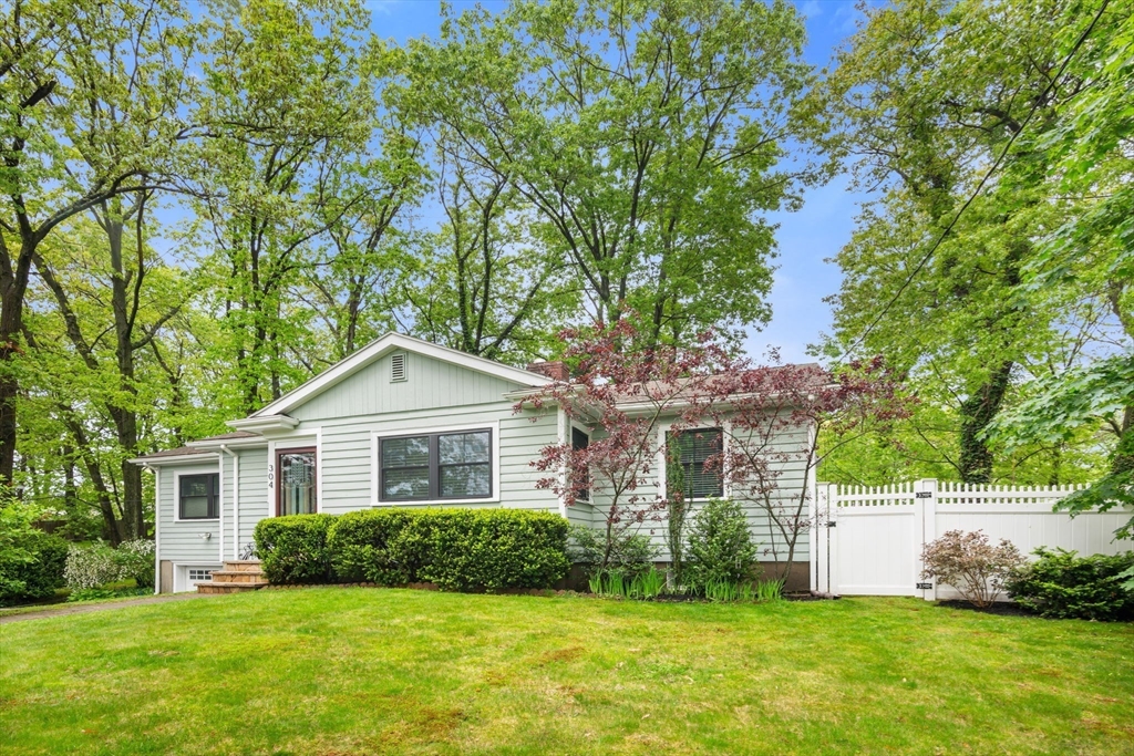 304 Hunting Rd
