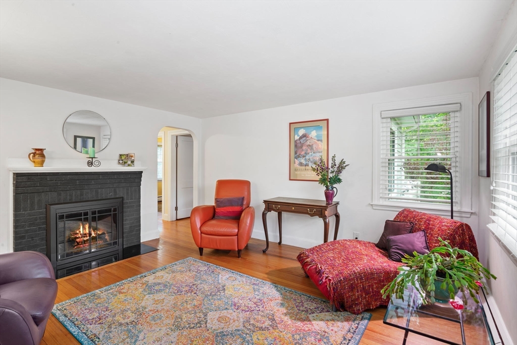 304 Hunting Rd
