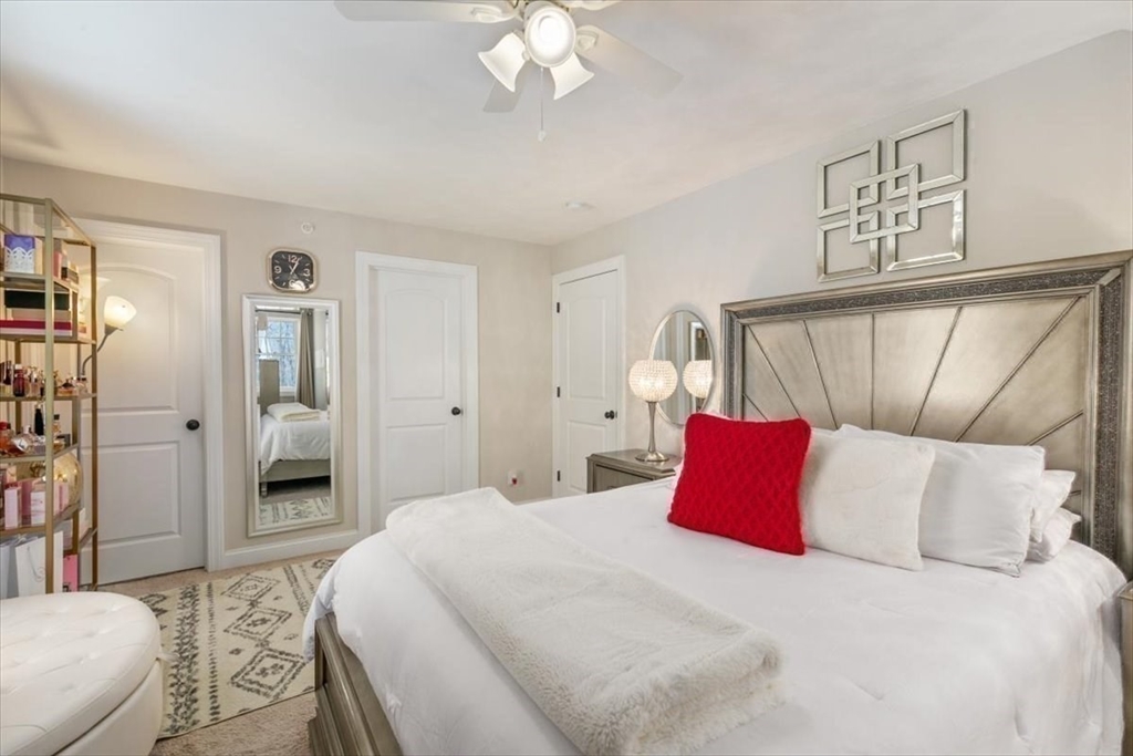 Haverhill, Massachusetts 01835, United States, 3 Bedrooms Bedrooms, ,3 BathroomsBathrooms,Residential,Contingent,106238