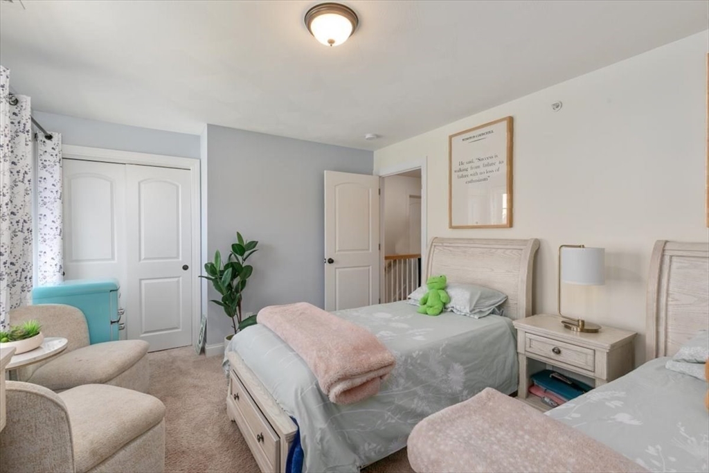 Haverhill, Massachusetts 01835, United States, 3 Bedrooms Bedrooms, ,3 BathroomsBathrooms,Residential,Contingent,106238