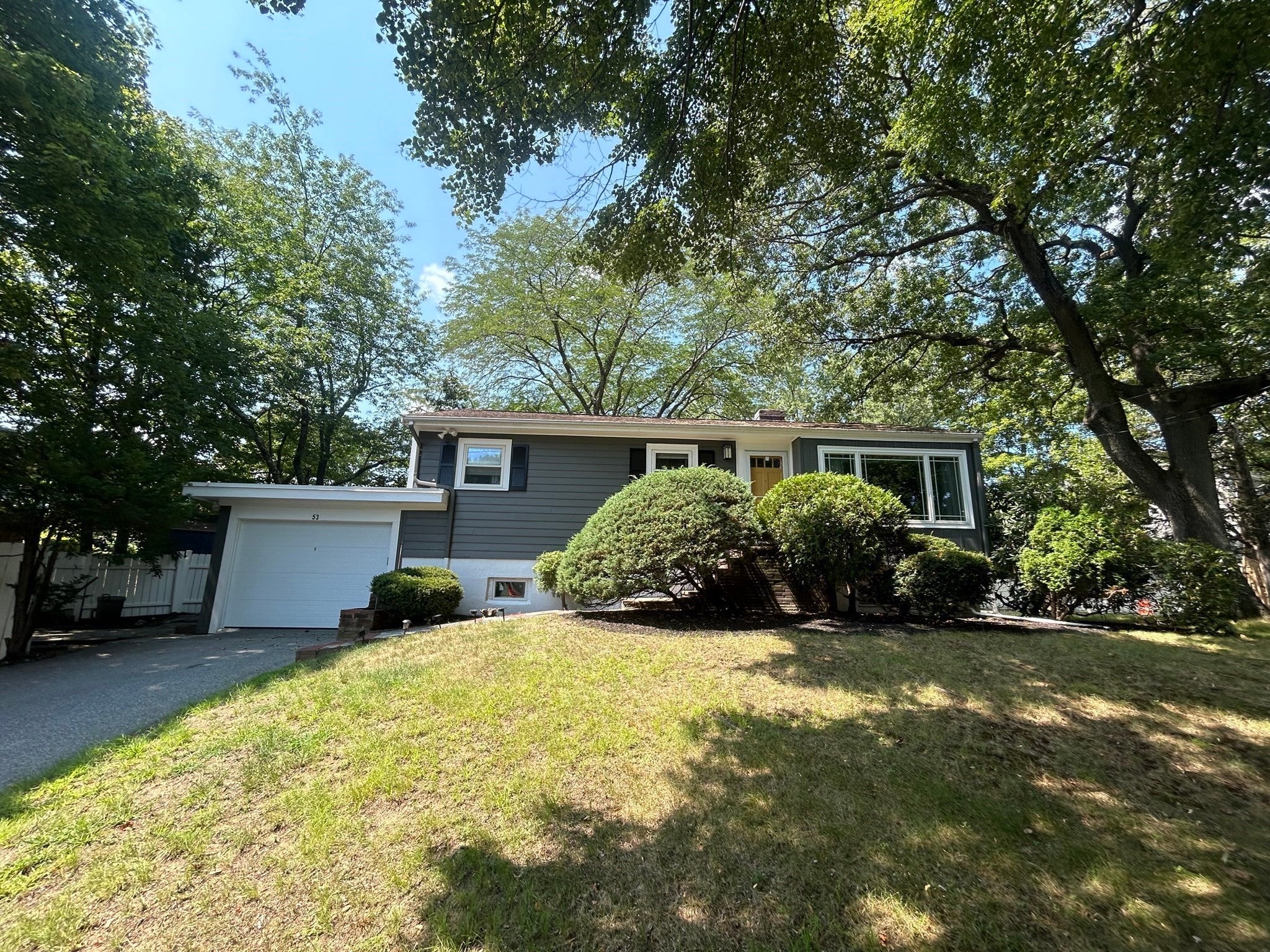 Click for 53 Dickson Ave, Arlington, MA slideshow