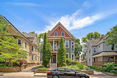 Photo of 25 Banks St #2, Somerville, MA 02144 (MLS # 73536130)