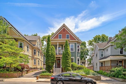 25 Banks St 2 Somerville MA 02144