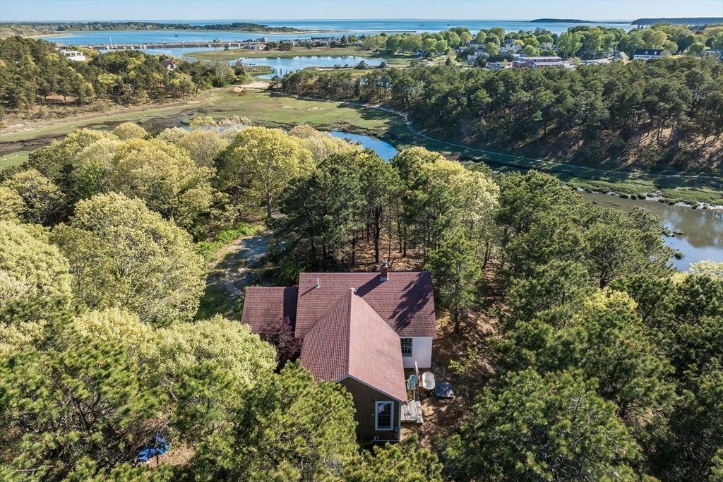 50 Higgins Ln