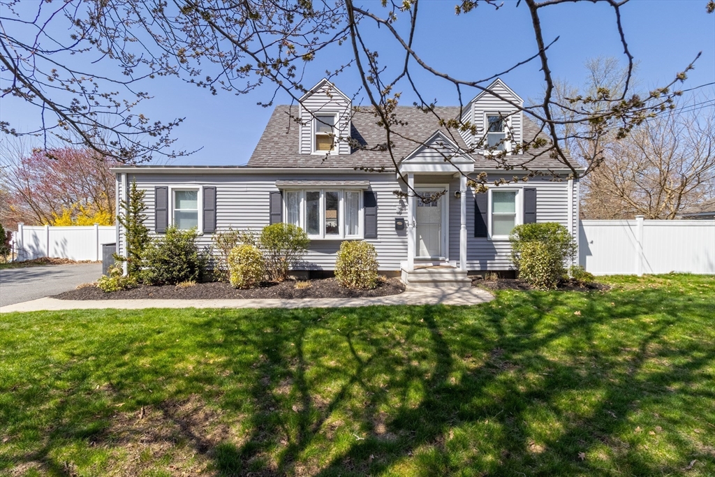7 Susan Ave