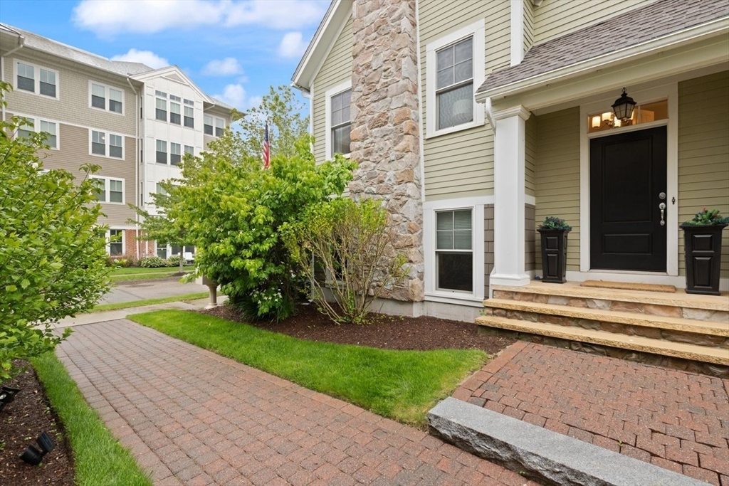 44 Stonehaven Dr