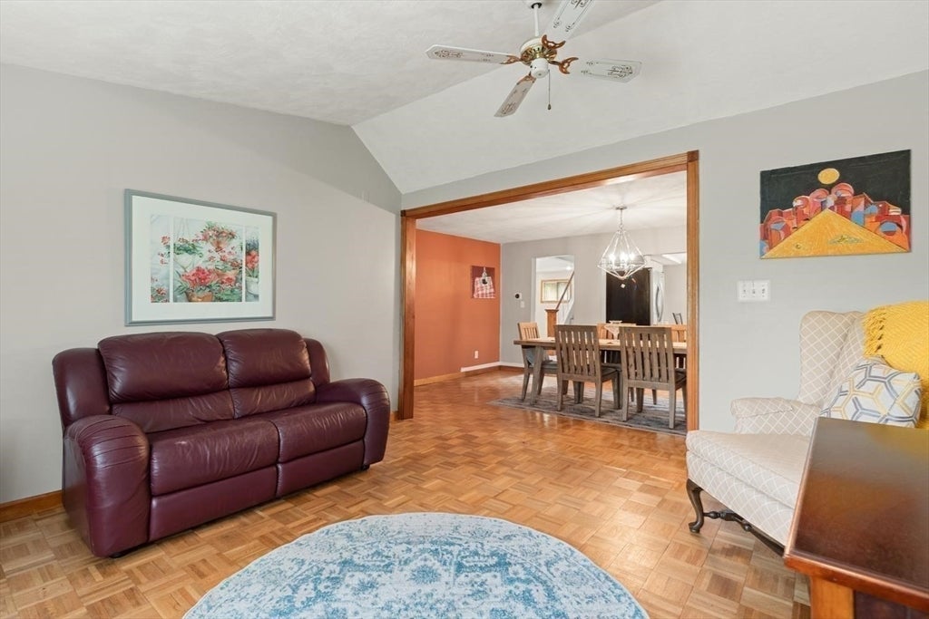 48 Valley St, Wakefield, MA Photo #9