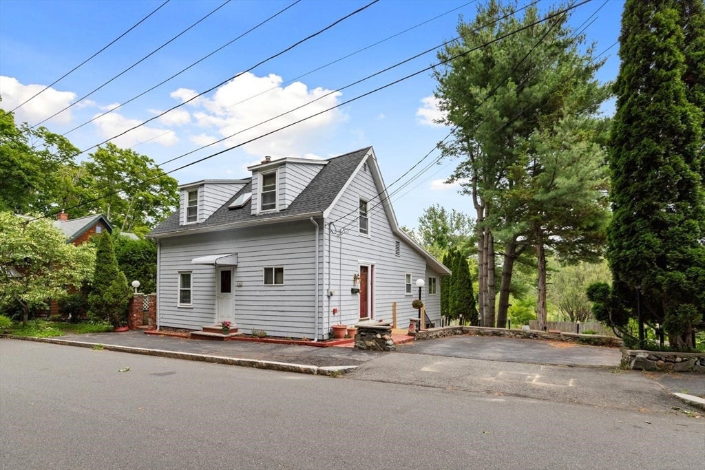 48 Valley St, Wakefield, MA Photo #2
