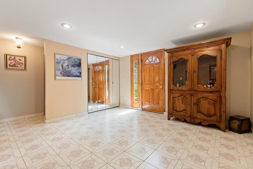 48 Valley St, Wakefield, MA Photo #11