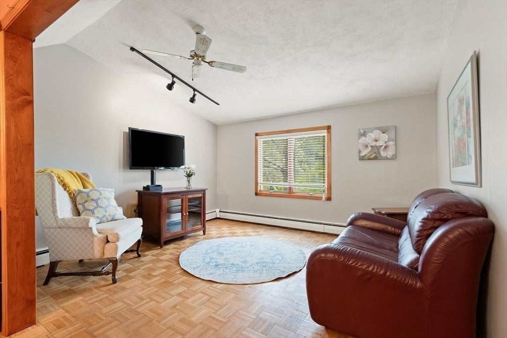 48 Valley St, Wakefield, MA Photo #10
