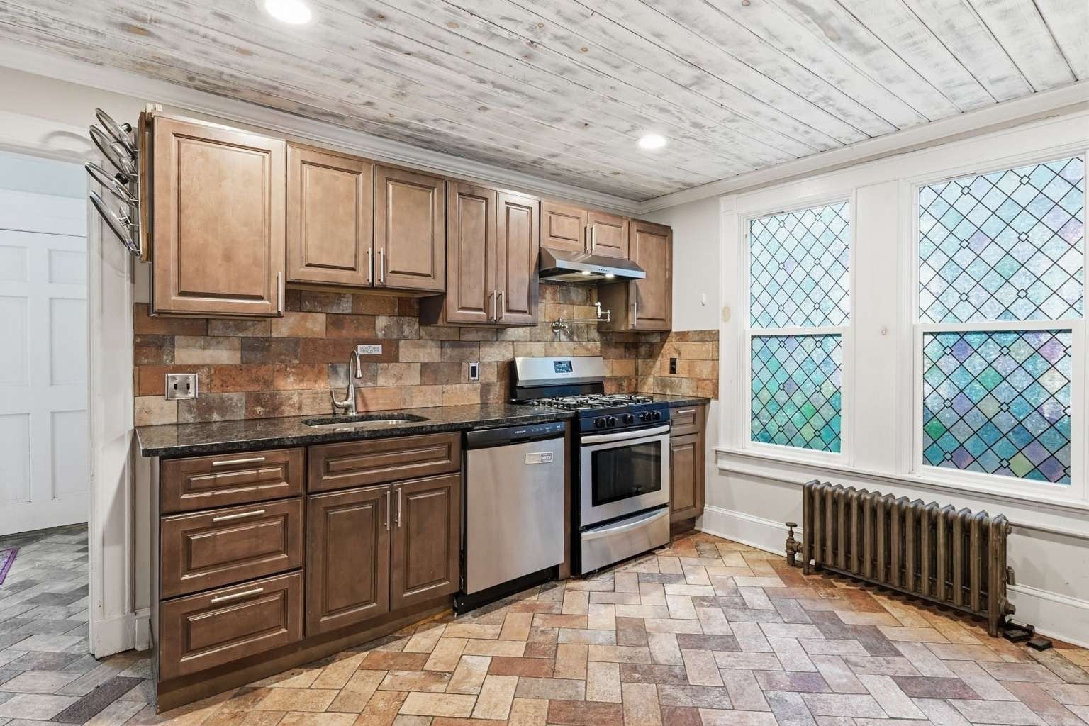 30 Beechwood Ave, Springfield, MA Photo #13