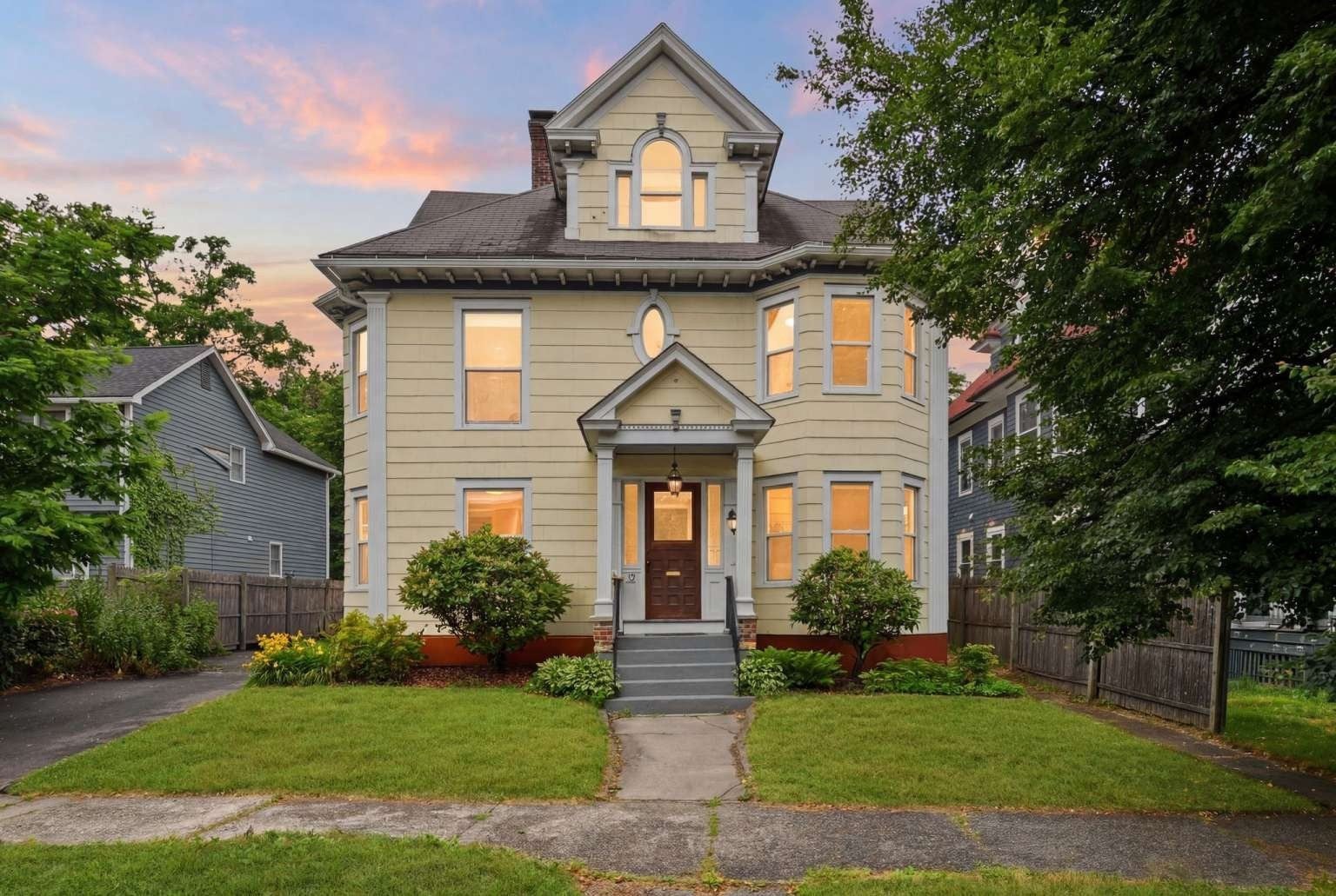 Photo of 30 Beechwood Ave, Springfield, MA