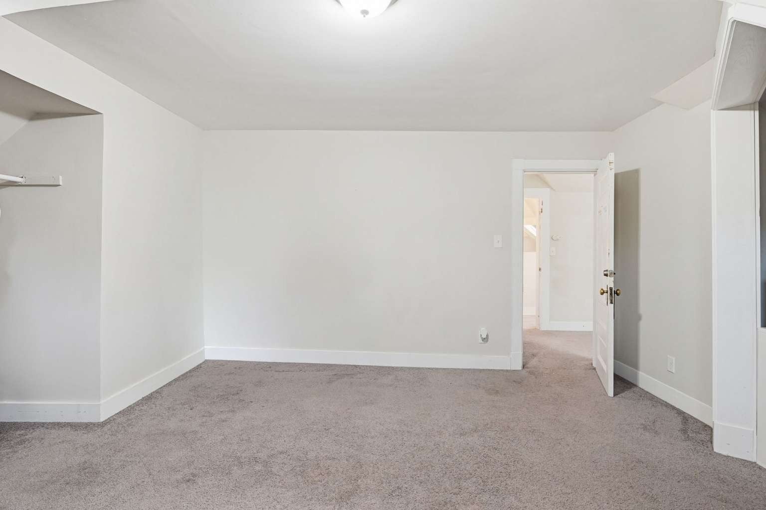 30 Beechwood Ave, Springfield, MA Photo #28