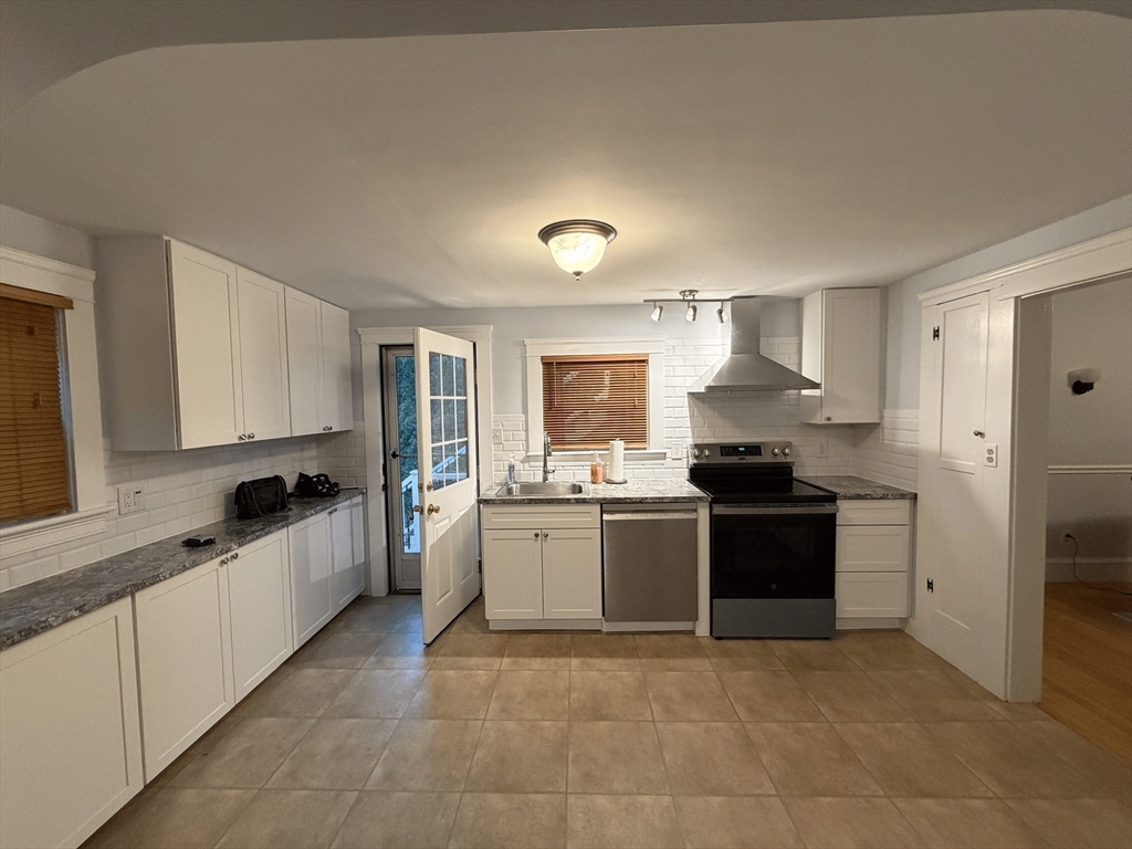 21 Dennis St #1, Attleboro, MA Photo #3