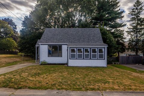 67 Jette St Swansea MA 02777