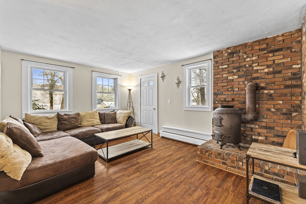 16 Richview Ave