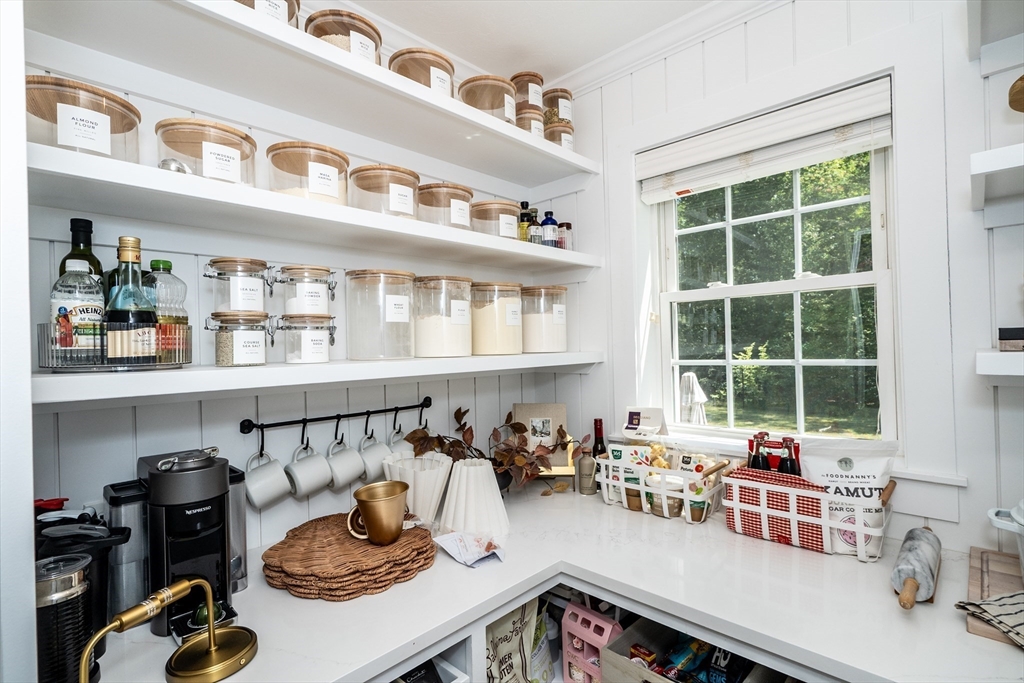 1 Debrah Ln, Millis, MA Photo #11