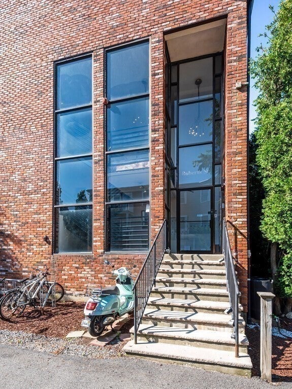 10 Roberts Street 12, Somerville MA 02145
