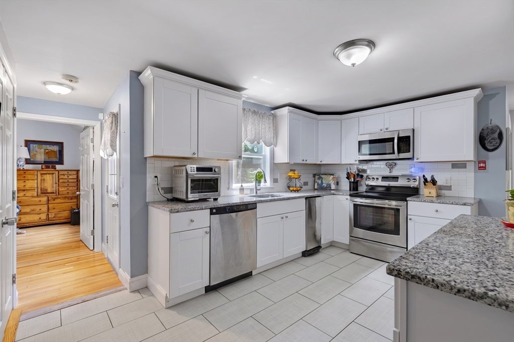 15 Melissa Ave, Mashpee, MA, 15 Melissa Ave, Mashpee, MA Photo #11