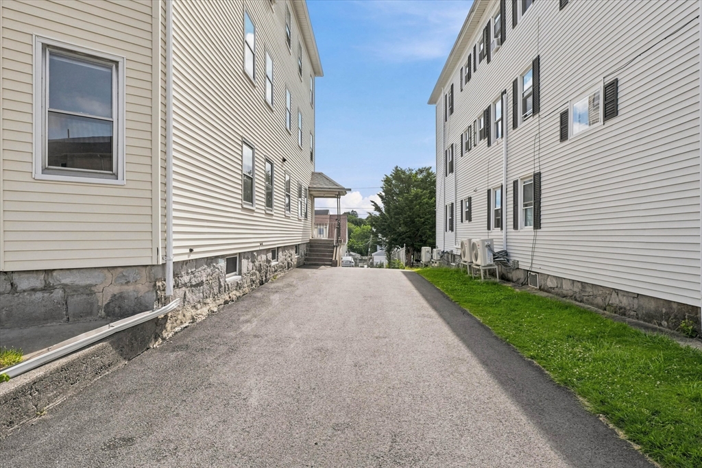 16 Plantation Street
