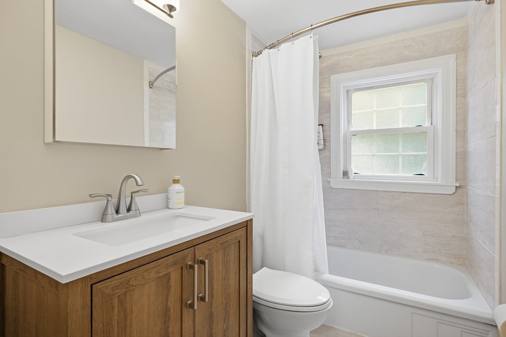 127 Isabelle ST, Abington, MA Photo #17