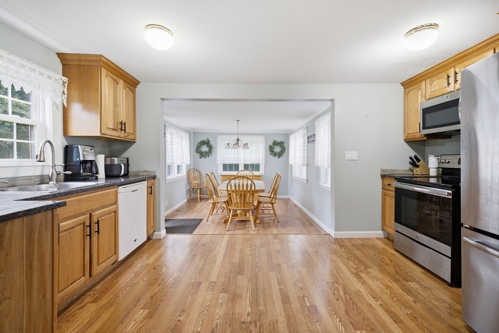 127 Isabelle ST, Abington, MA Photo #8