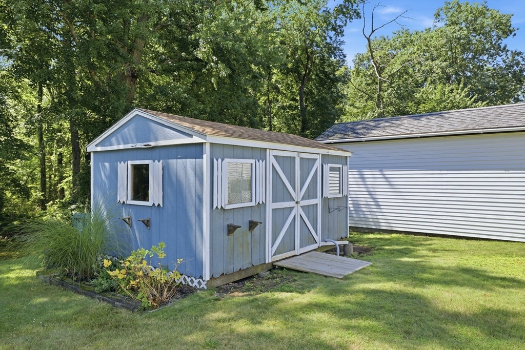 127 Isabelle ST, Abington, MA Photo #6