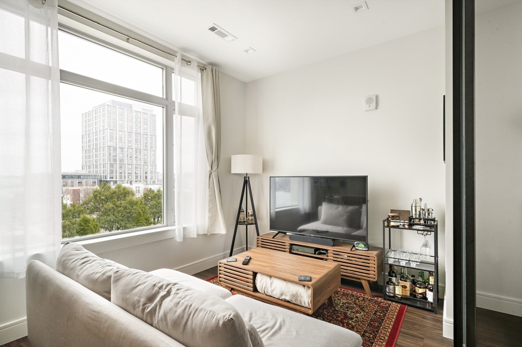 99 Sumner St 413