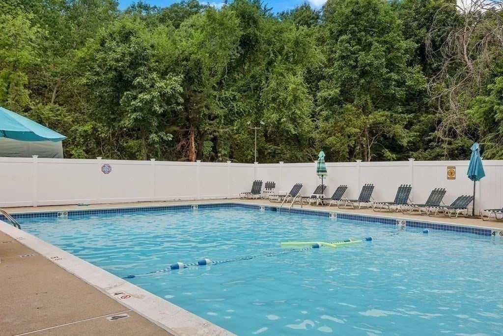 6 Beals Cove #B, Hingham, MA Photo #20