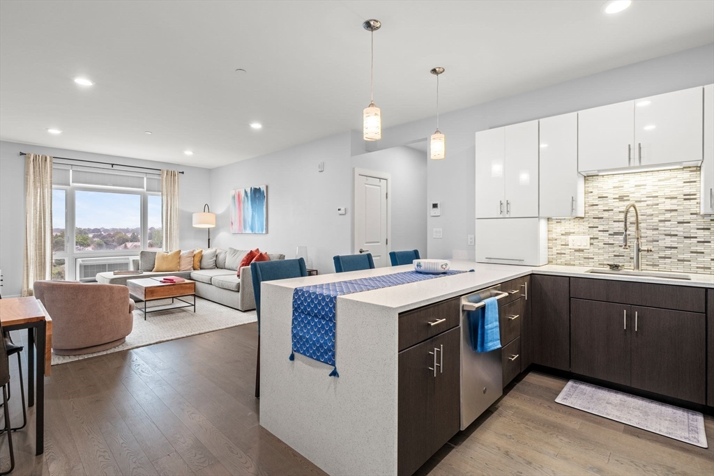 2 Cliveden St 503E