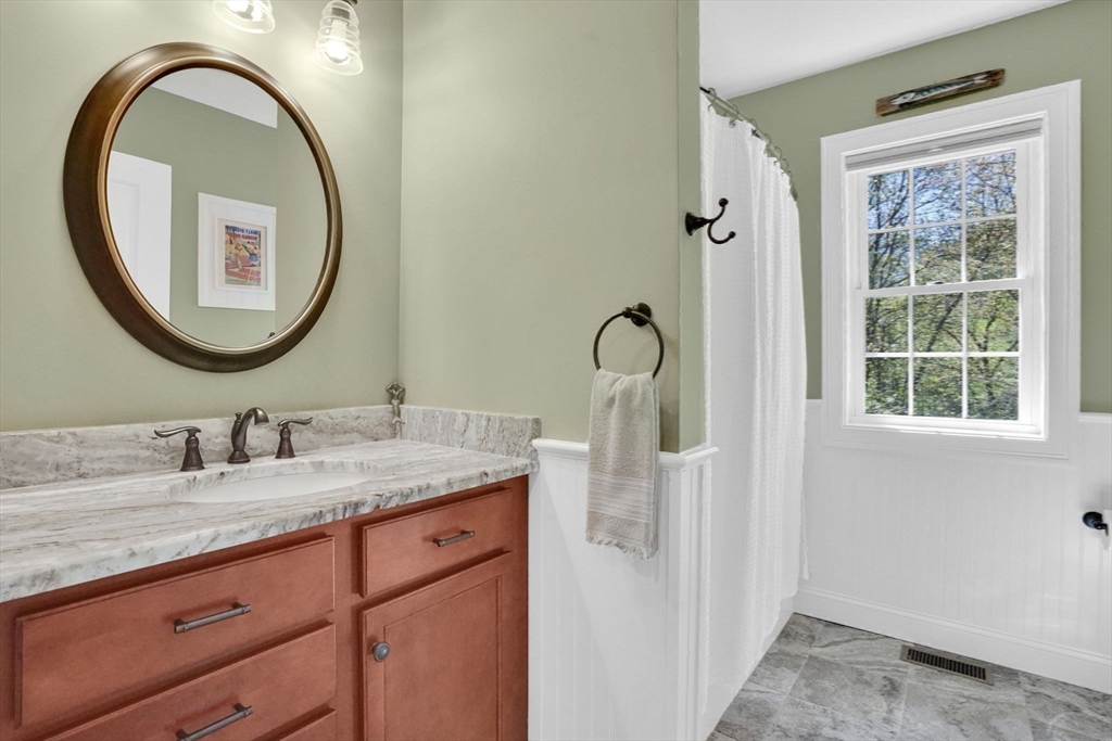 109 Booth St, Ludlow, MA Photo #23