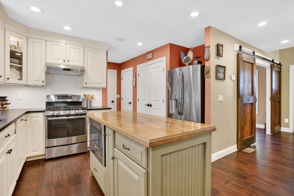 109 Booth St, Ludlow, MA Photo #3