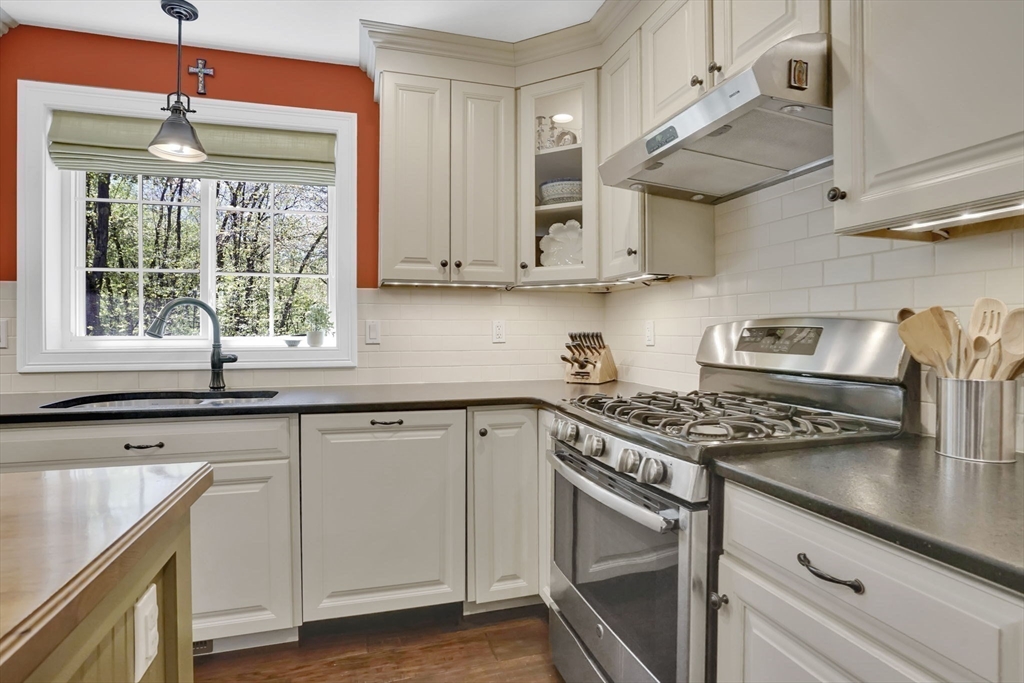109 Booth St, Ludlow, MA Photo #7
