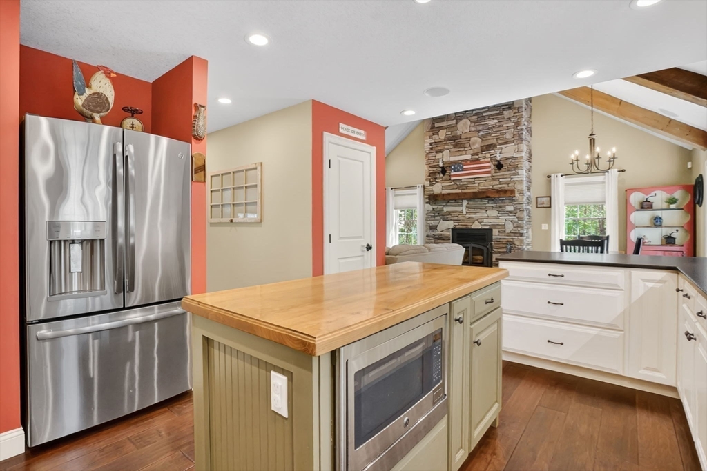 109 Booth St, Ludlow, MA Photo #6