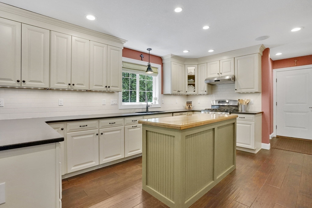 109 Booth St, Ludlow, MA Photo #5