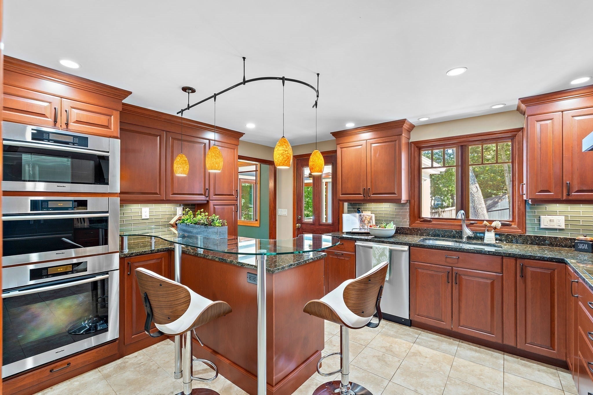 20 Woodchester Cir, Waltham, MA, 20 Woodchester Cir, Waltham, MA Photo #9