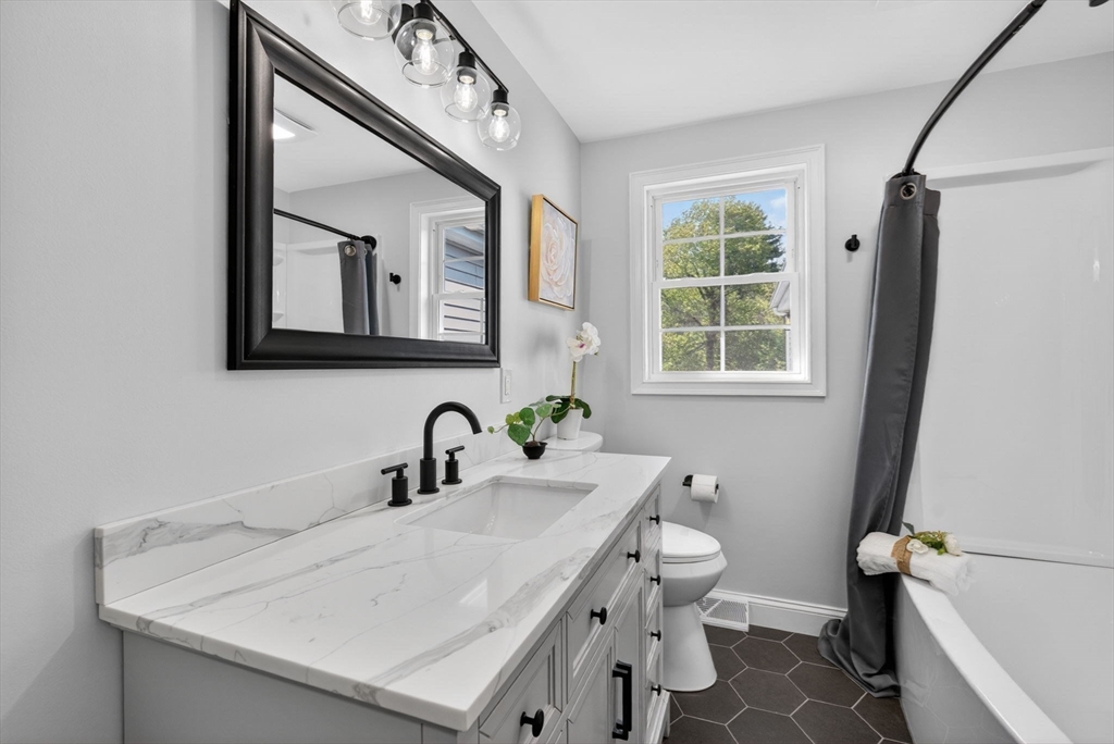 198 Dunbar St, Taunton, MA Photo #33